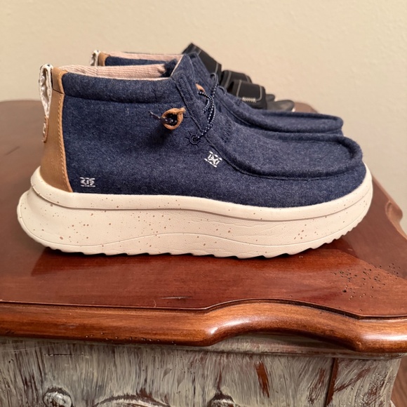 2 pair Hey Dude - Picture 6 of 9